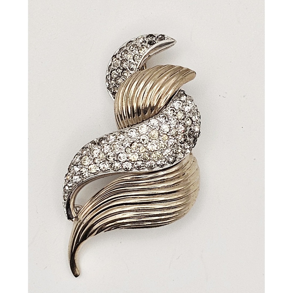 Vtg  JOMAZ Two Tone Double Swirls With Pave Stones Brooch